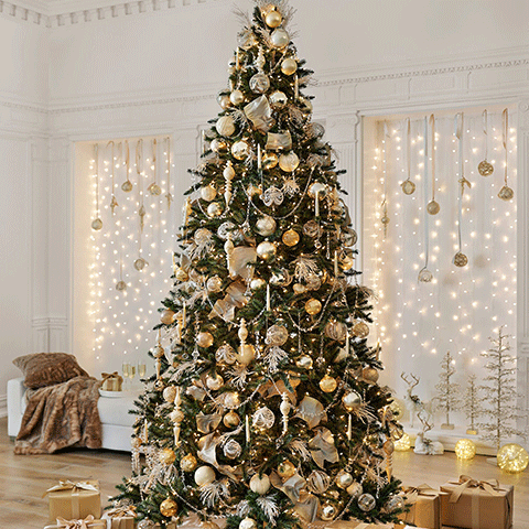 The Benefits of Choosing a Lightly Flocked Christmas Tree for a Snowy Look